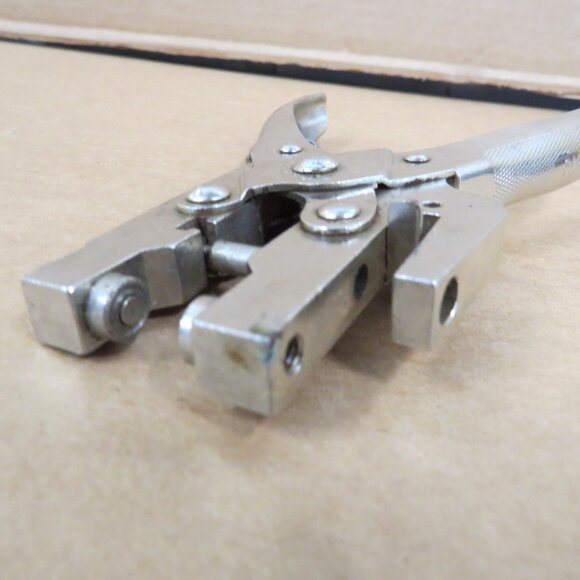 Vtg Sargent & Co. 1/4" Hole Punch & Fastener Paper Leather Cardboard Plastic - Picture 8 of 9